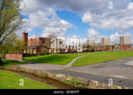 À bord de maisons inhabitées sur Chale fermer en Miles Platting Manchester est une région défavorisée en ce moment en régénération. Banque D'Images