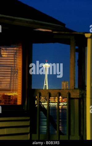 Space Needle, vue du Seattle Center et piétonne zone touristique Seattle Washington USA Banque D'Images