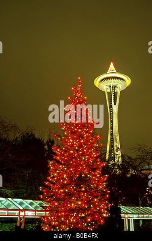 Space Needle, vue du Seattle Center et piétonne zone touristique Seattle Washington USA Banque D'Images