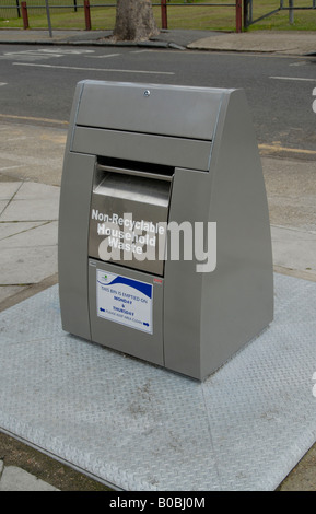 La gestion des déchets de la Communauté : Iceberg underground la collecte de déchets non recyclables pour les déchets ménagers, Tower Hamlets, Lond Banque D'Images