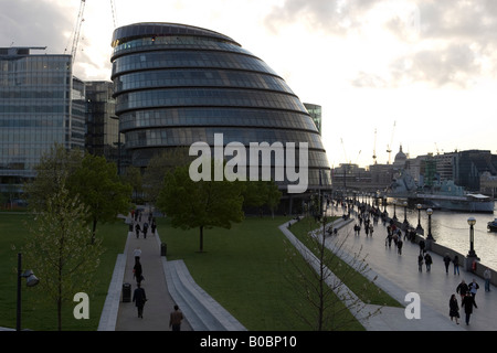 L'Hôtel de ville de Londres accueil du maire de Londres et le GLC par les rives de la Tamise Banque D'Images