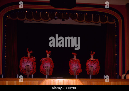 Pouvez pouvez (Cancan) Girls dancing Diamond Tooth Gertie's Gambling Hall, Dawson City, Yukon Territory, Canada Banque D'Images