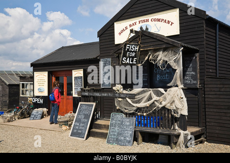 Le seul Bay Fish Company, Southwold Harbour, Southwold, Suffolk, Angleterre Banque D'Images