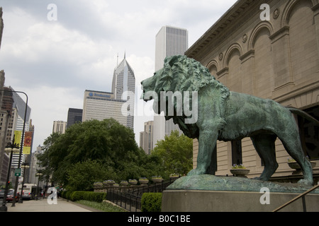 Lion en face de l'Art Institute de Chicago, dans l'Illinois Banque D'Images