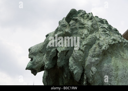 Lion en face de l'Art Institute de Chicago, dans l'Illinois Banque D'Images