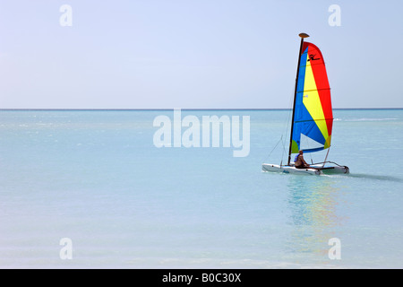 West Indies, Caraïbes, Petites Antilles, les îles sous le vent, Antigua-et-Barbuda, Antiguas plus célèbre plage - Jolly Beach Banque D'Images