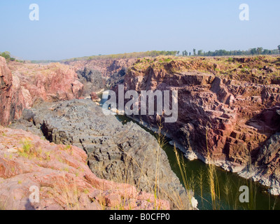 Ken River gorge en granit Ken Gharial sanctuaire sur le sentier nature dans la réserve naturelle dans le Madhya Pradesh Inde Asie Banque D'Images