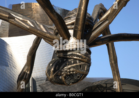 Guggenheim Museum et Elizabeth Spider Bourgeois Sculpture, Bilbao, Pays Basque, Pays Basque, Espagne Banque D'Images