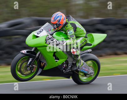 Scott Smart Équitation une Kawasaki moto dans le British Superbike Championship at Oulton Park Cheshire England Royaume-Uni Banque D'Images