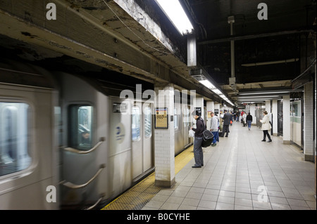 À la station de métro Canal Street, Manhattan, New York City Banque D'Images