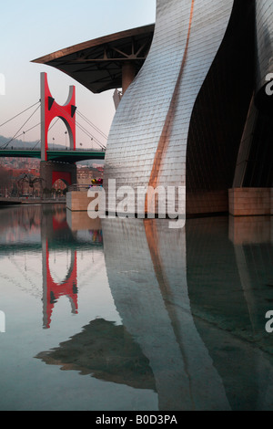 Musée D'ART CONTEMPORAIN Guggenheim Bilbao Bizkaia ESPAGNE PAYS BASQUE Banque D'Images
