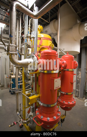 La génération de vide pompes à vide pompes et filtres énorme garder le synchrotron énorme pour permettre le bon fonctionnement de l'expérience scientifique Banque D'Images