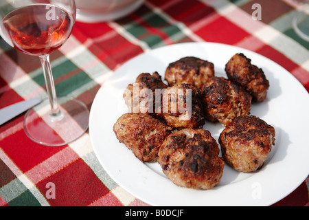 Home-made burgers de boeuf, grillades. Banque D'Images