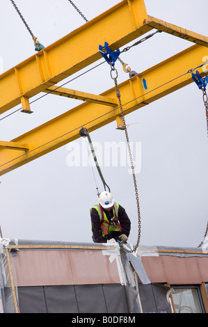 Les chaînes de fixation pour treuil de levage pour jib Banque D'Images