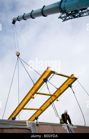 Les chaînes de fixation pour treuil de levage pour jib Banque D'Images