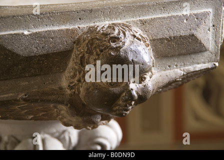 Détail de la police dans la Chapelle italienne sur Lamb Holm Island, îles Orcades, Ecosse, Royaume-Uni Banque D'Images