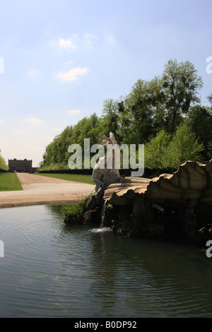 La fontaine de l'amour à Cliveden Buckinghamshire Angleterre un jour de printemps Banque D'Images