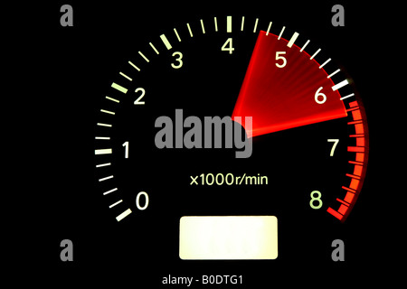 Pour atteindre la zone rouge du compte-tours Banque D'Images