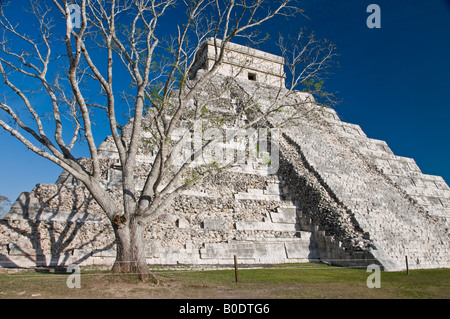 L'el Castillo Pyramide de Chichen Itza, Mexique Banque D'Images