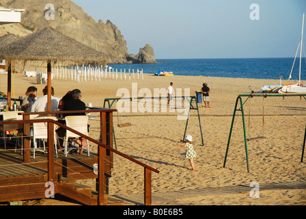 Maddie et son père Gerry McCann étaient à Paraiso Bar Restaurant le même jour, elle a disparu PRAIA DA LUZ Banque D'Images