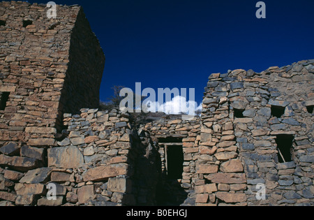 Le village abandonné de Sap Bani Khamisat à Wadi Ghul près de Nizwa, Oman. Banque D'Images