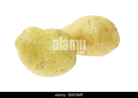 Nettoyer les pommes de terre fraîches isolées sur fond blanc Banque D'Images