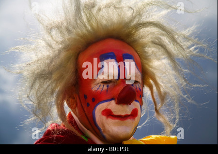 Clown avec visage peint Varsovie Pologne Banque D'Images