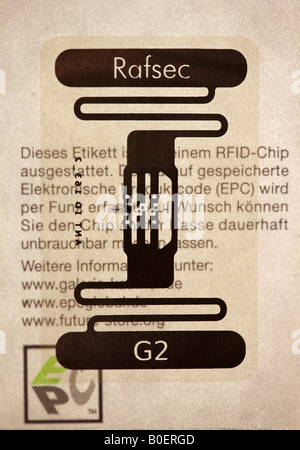 DEU Allemagne Essen technologie à puce RFID étiquettes d'identification par radiofréquence pour la mode produits dans un grand magasin Banque D'Images
