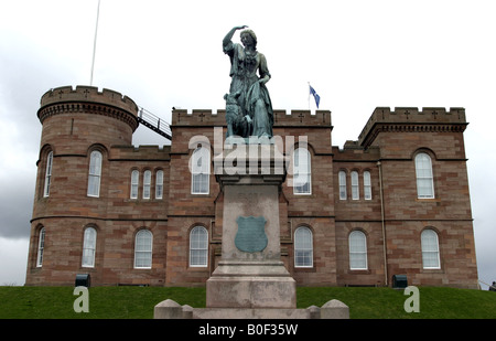 Statue de Flora MacDonald à l'extérieur du Château d'Inverness Ecosse Banque D'Images