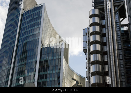 L'édifice Willis et le bâtiment de la Lloyds de Londres Angleterre Royaume-Uni Banque D'Images