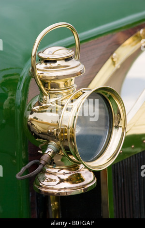 Sur la lampe vintage 1912 voiture Renault Gloucestershire Royaume Uni Banque D'Images