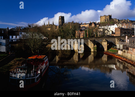 Château de Durham, la cathédrale et sur les toits de la ville sur la rivière Wear, au début du printemps, la ville de Durham County Durham Banque D'Images
