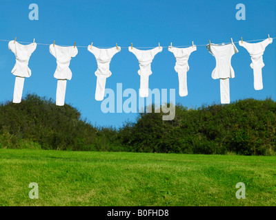 Nappies hanging on lave-line Banque D'Images