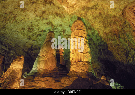 Une vue de la stalactites et stalagmites dans la grande salle ou grand prix à Carlsbad Caverns National Park Banque D'Images