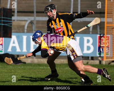 Le Hurling est un sport d'équipe à l'extérieur de l'ancienne origine gaélique, administré par le GAA Banque D'Images