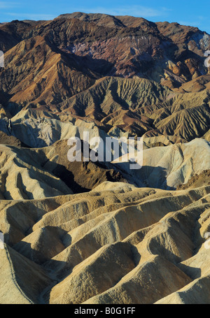 Avis de roche sédimentaire érodée à la formations au sud de Zabriskie Point Banque D'Images