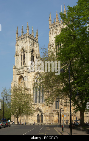 La CATHÉDRALE DE YORK YORKSHIRE ANGLETERRE D'ÉTÉ Banque D'Images