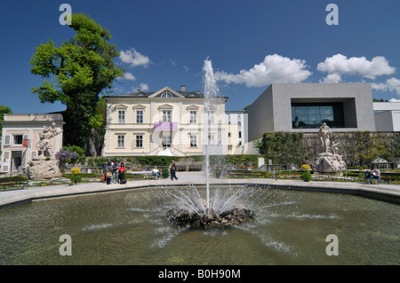 Palais Mirabell et le Pégase fontaine dans les jardins Mirabell, à Salzbourg, Autriche, Europe Banque D'Images