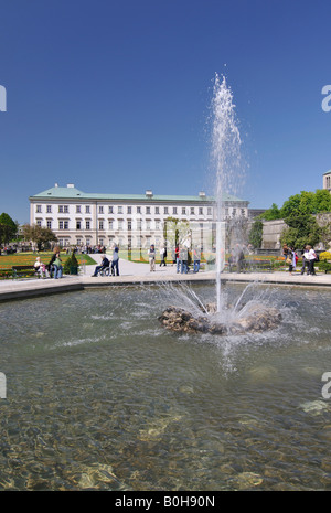 Palais Mirabell et le Pégase fontaine dans les jardins Mirabell, à Salzbourg, Autriche, Europe Banque D'Images