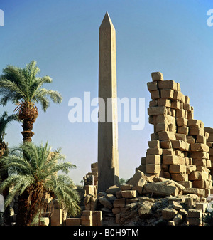 Obélisque à la Temple de Karnak à Louxor, Egypte Banque D'Images