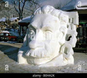 Snow sculpture d'Albert Einstein, du festival de neige à Seefeld, Tyrol, Autriche Banque D'Images