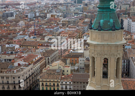 Vue sur le centre historique de la ville de la Basilique-Cathédrale Notre-Dame du Pilar, la Plaza del Pilar dans Sarag Banque D'Images