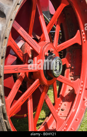 Grande roue du moteur de traction, rouge Banque D'Images