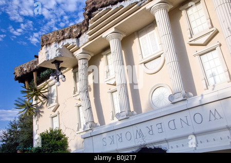 Le Wonderworks envers buidling sur International Drive à Orlando la Floride Etats-Unis Banque D'Images