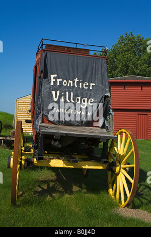 Wagon dans village frontalier Jamestown, Dakota du Nord, USA Banque D'Images