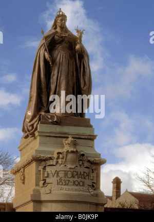 Le centre-ville de Bradford dans le Yorkshire en Angleterre la reine victoria statue ville victorienne villes Banque D'Images