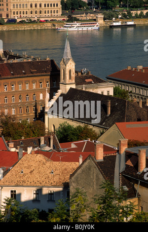 Hongrie, Budapest, bâtiments sur le Danube Banque D'Images