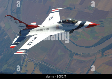 Air Force Thunderbird en vol Banque D'Images