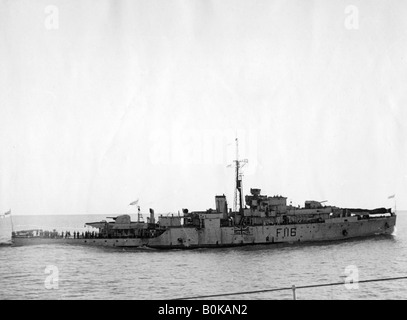 Le HMS Amethyst, après action sur la rivière Yangtze, le 20 avril 1949. Artiste : Inconnu Banque D'Images