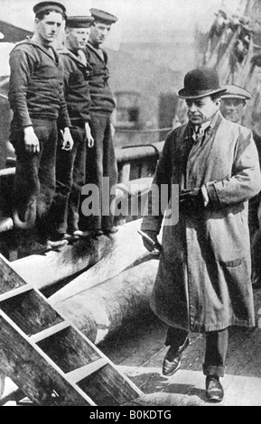 Le Capitaine Scott, explorateur polaire britannique, sur la 'Terra Nova', c1900s-c1910s (1936). Artiste : Inconnu Banque D'Images